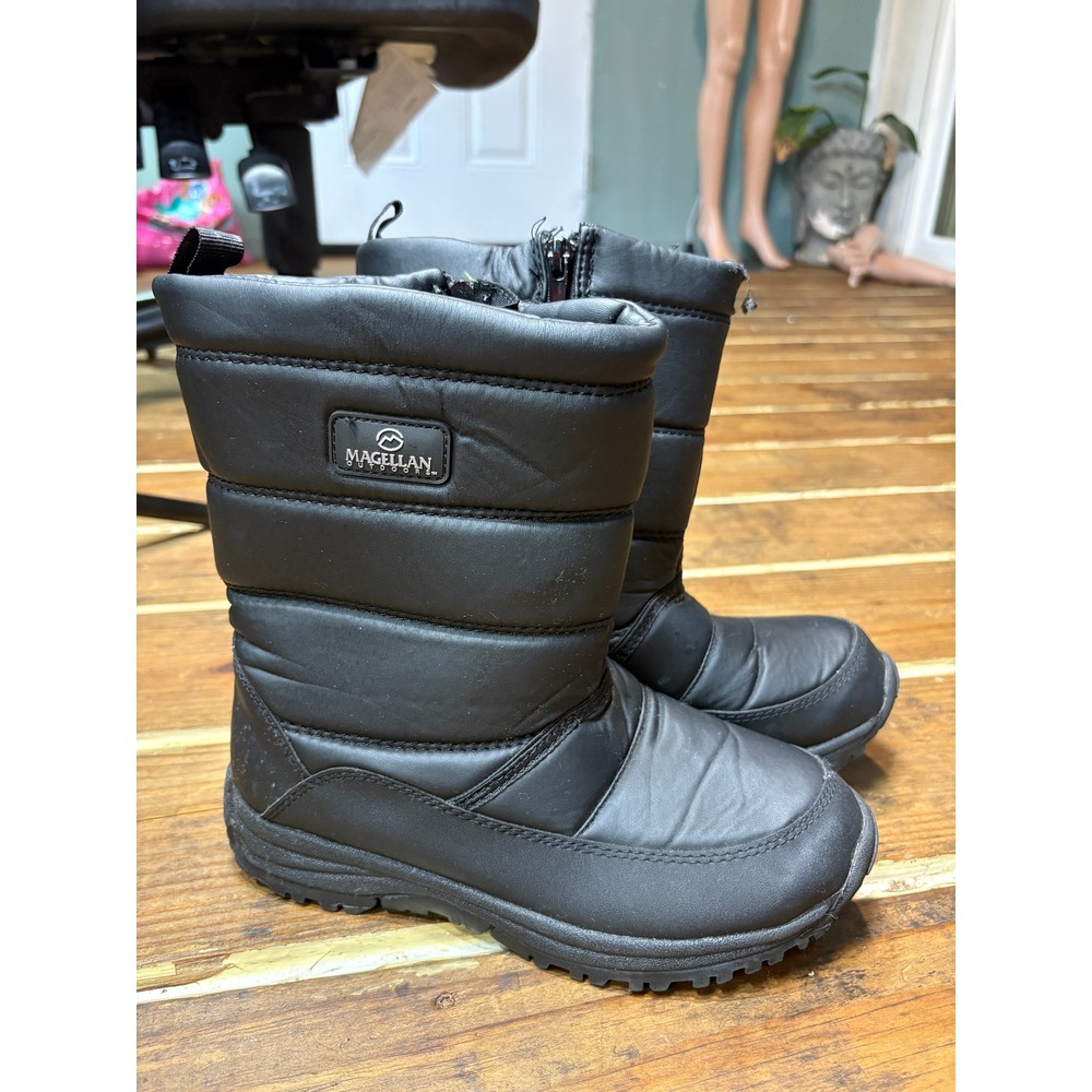 Magellan Outdoors Black Quilted Snow Boots Mens 5 Womens 6 FWMFFS4027